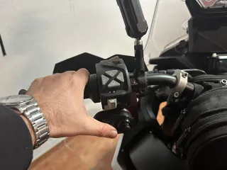 Soporte mando Bluetooth moto