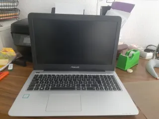 Portátil Asus Plata y Negro