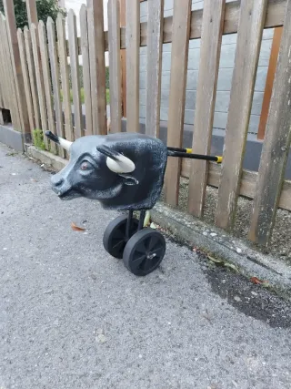 Carretón infantil con forma de toro