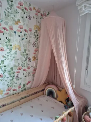Dosel de gasa rosa para cama infantil