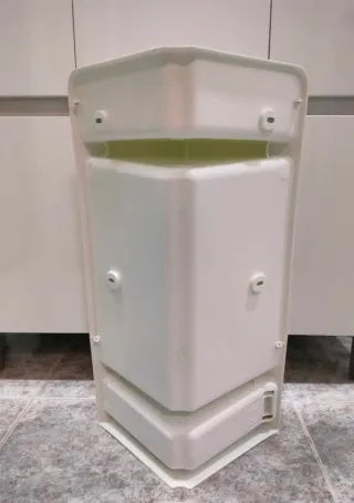 Estantería esquinera grande para ducha.