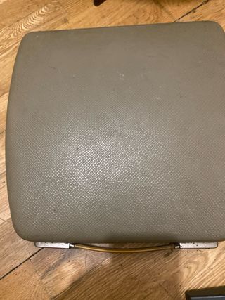 Máquina de escribir Adler antigua