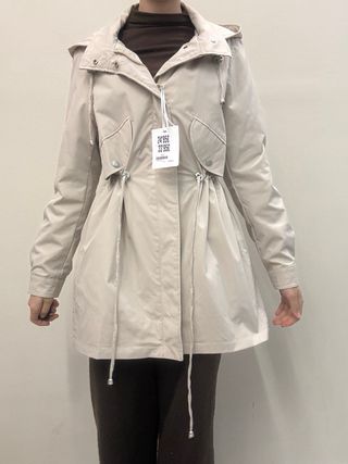 Cortavientos beige talla L