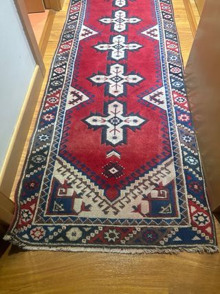 Tappeto da corridoio rosso e blu