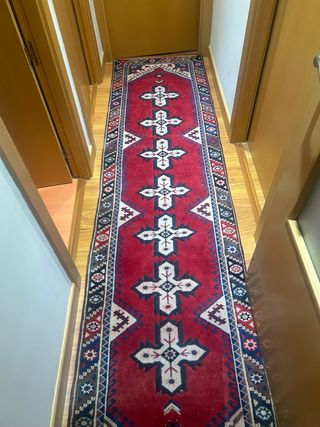 Tappeto da corridoio rosso e blu