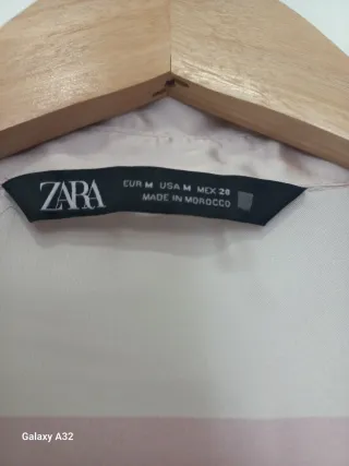 Camisa de tejido satinado. SIN ESTRENAR. ZARA.