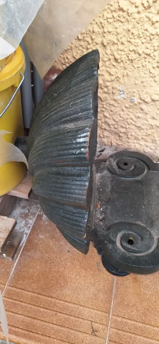 Fuente de forja decorativa