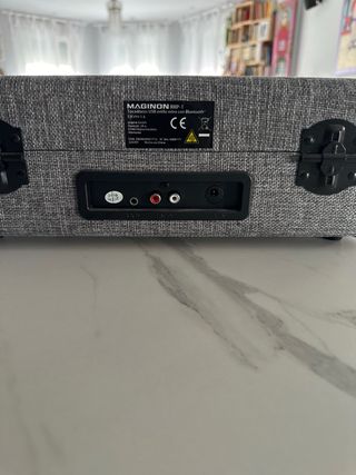 Tocadiscos Portátil Gris.  Maleta giradiscos.