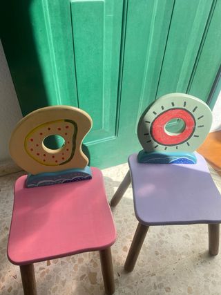 Mesa infantil de madera, azul con letras y números