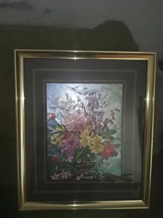 Cuadro de flores marco dorado