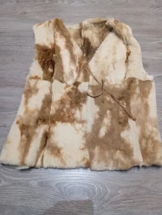 Chaleco de piel sintética y pelo