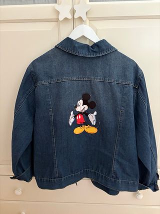 Cazadora vaquera con parches