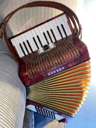Fisarmonica Hohner Student IV M 48 bassi