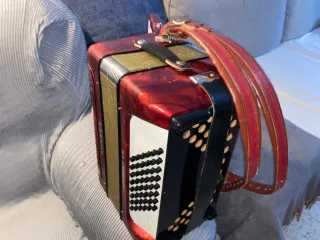 Fisarmonica Hohner Student IV M 48 bassi