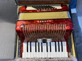 Fisarmonica Hohner Student IV M 48 bassi