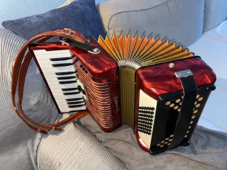 Fisarmonica Hohner Student IV M 48 bassi