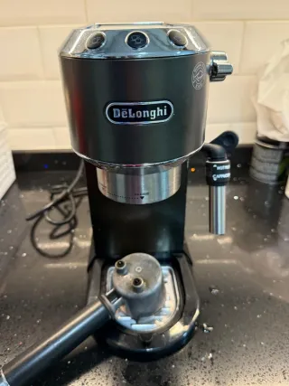 Cafetera DeLonghi Dedica