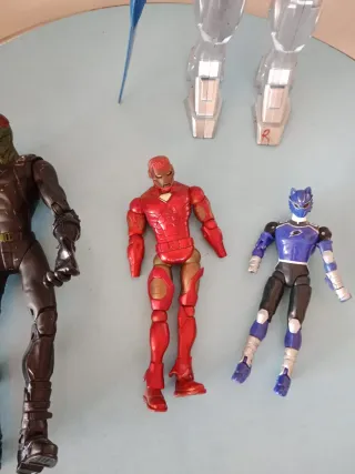 Action Figure Set - Robot & Supereroi