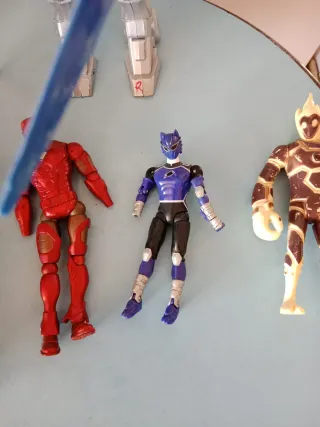 Action Figure Set - Robot & Supereroi
