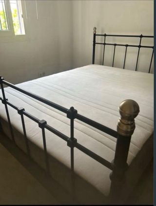 COLCHÓN 1.60 y somier negroIkea CORTADO CABECERO