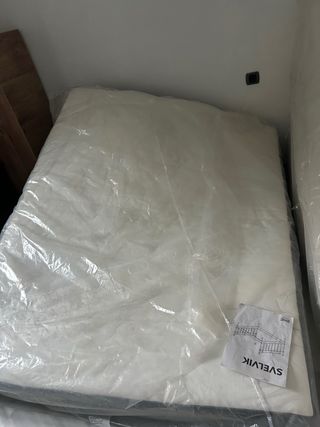 COLCHÓN 1.60 y somier negroIkea CORTADO CABECERO