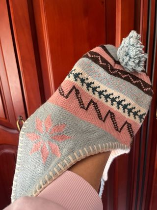 Gorro de invierno con pompón