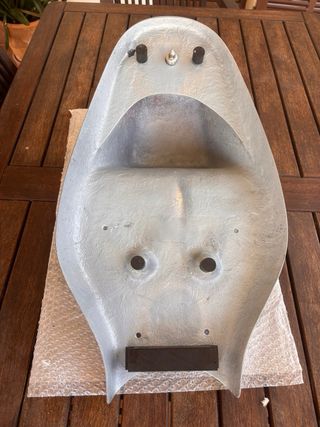 Colín de fibra para Ducati Sport Classic