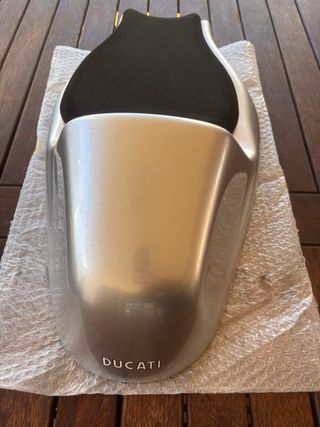 Colín de fibra para Ducati Sport Classic