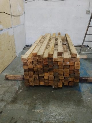 Listones de madera 2400*100*75 mm. Posible porte