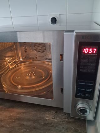 Microondas Becken AC930AMS. 30 litros.