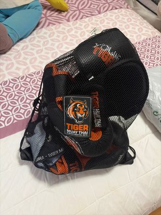 Bolsa de boxeo completa Tiger Muay Thai
