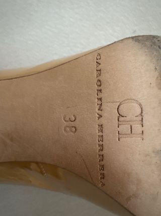 Zapatos de tacón Carolina Herrera beige