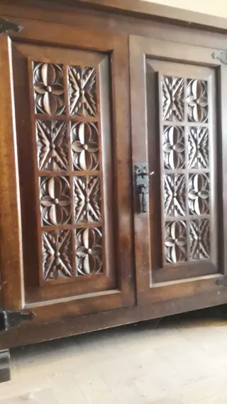 Aparador antiguo madera y metal