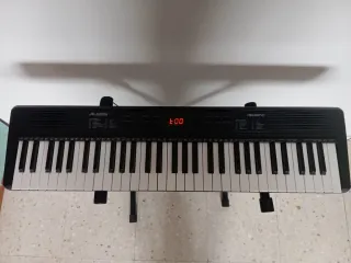 Piano Electrónico Alesis Melody 61