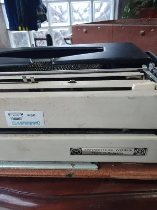 Máquina de escribir Olympia Carina 3 y otra