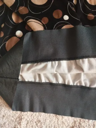 Camisa estampada círculos negra y marrón