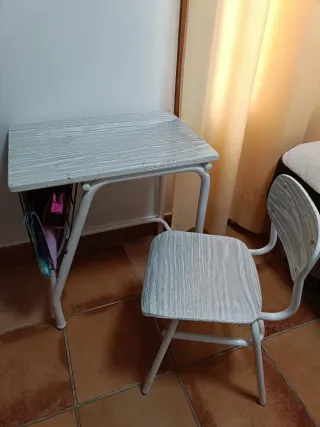 Escritorio y Silla Madera y Metal