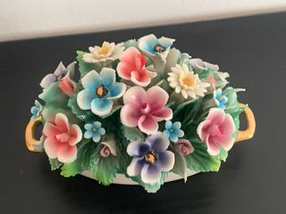 Cestas de cerámica con flores