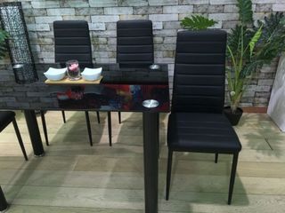 Mesa Comedor Cristal Negra y Sillas