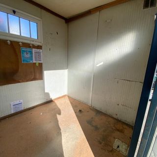 Caseta prefabricada 4x2,20m panel sándwich