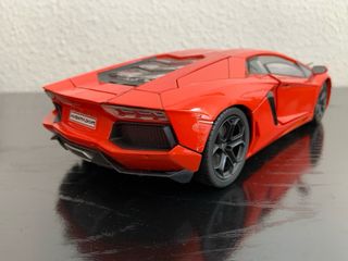 Lamborghini Aventador naranja