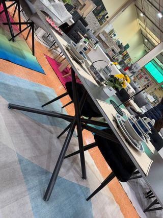 Juego comedor 4 sillas piedra y tela