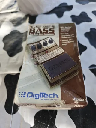 Digitech Bass Squeeze Compresor Bajo