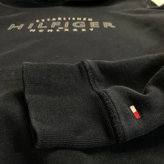 Sudadera Tommy Hilfiger con Capucha Negra