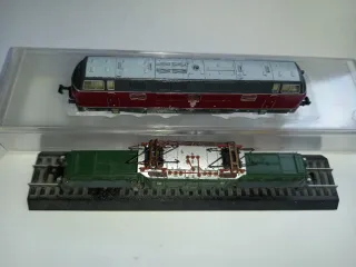 2 Locomotoras TRIX Escala N