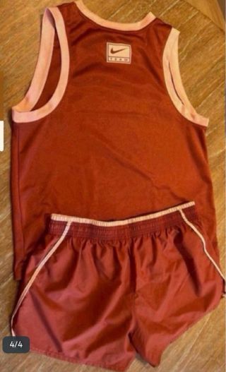 Conjunto deportivo Nike dos piezas