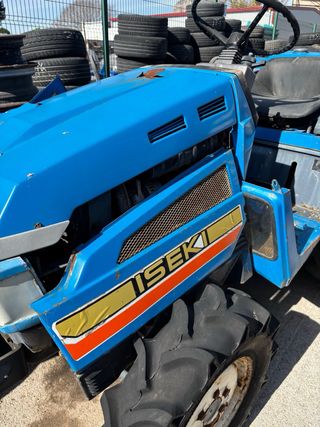 Tractor Iseki Azul para despiece
