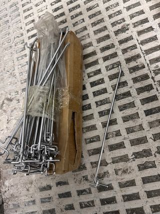 Ganchos expositor tienda 25 uds 4€ la unidad