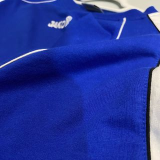 Sudadera Jako azul royal con bandas blancas