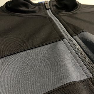 Chaqueta Reebok Negra Panel Gris